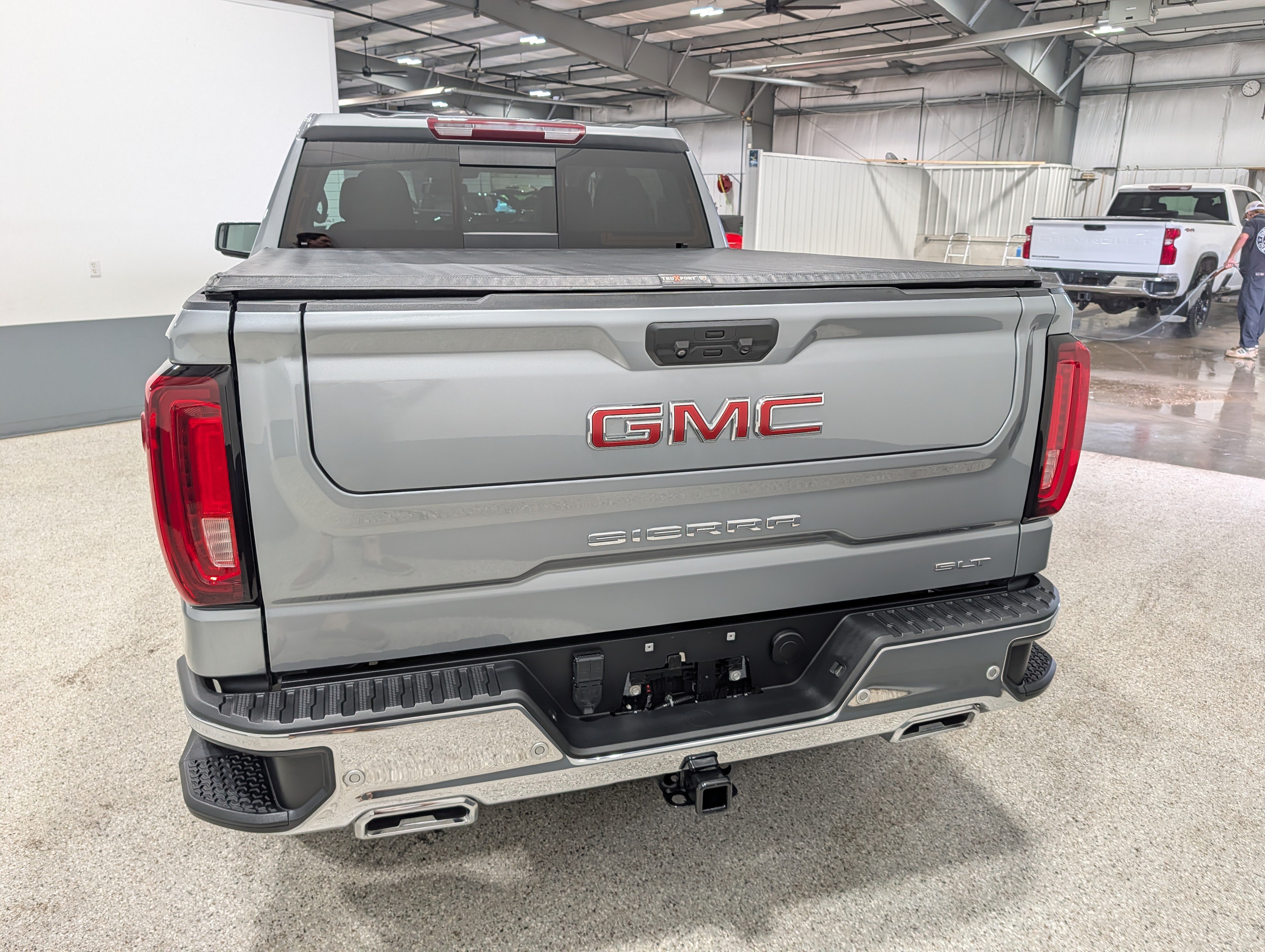 Used 2023 GMC Sierra 1500 SLT w/ SLT Premium Plus Package AWD/4WD image 4