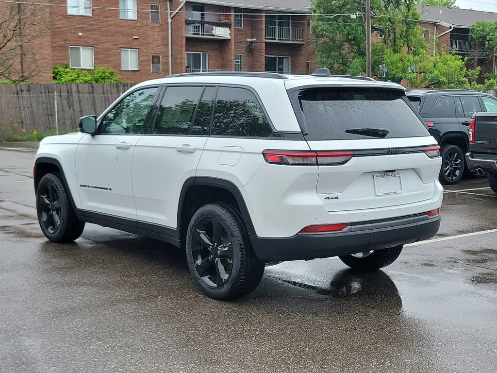 New 2026 Jeep Grand Cherokee Limited w/ Limited Altitude Package AWD/4WD image 3
