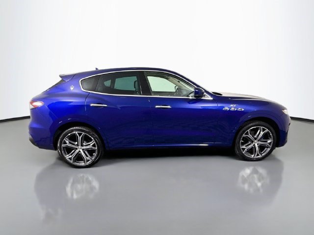 Used 2022 Maserati Levante GT AWD/4WD image 11