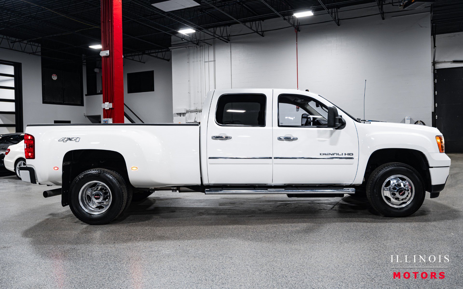 Used 2013 GMC Sierra 3500 Denali image 6