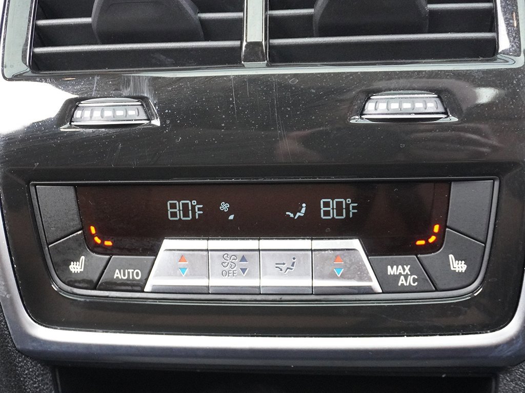 Used 2024 BMW X7 xDrive40i w/ Premium Package image 77