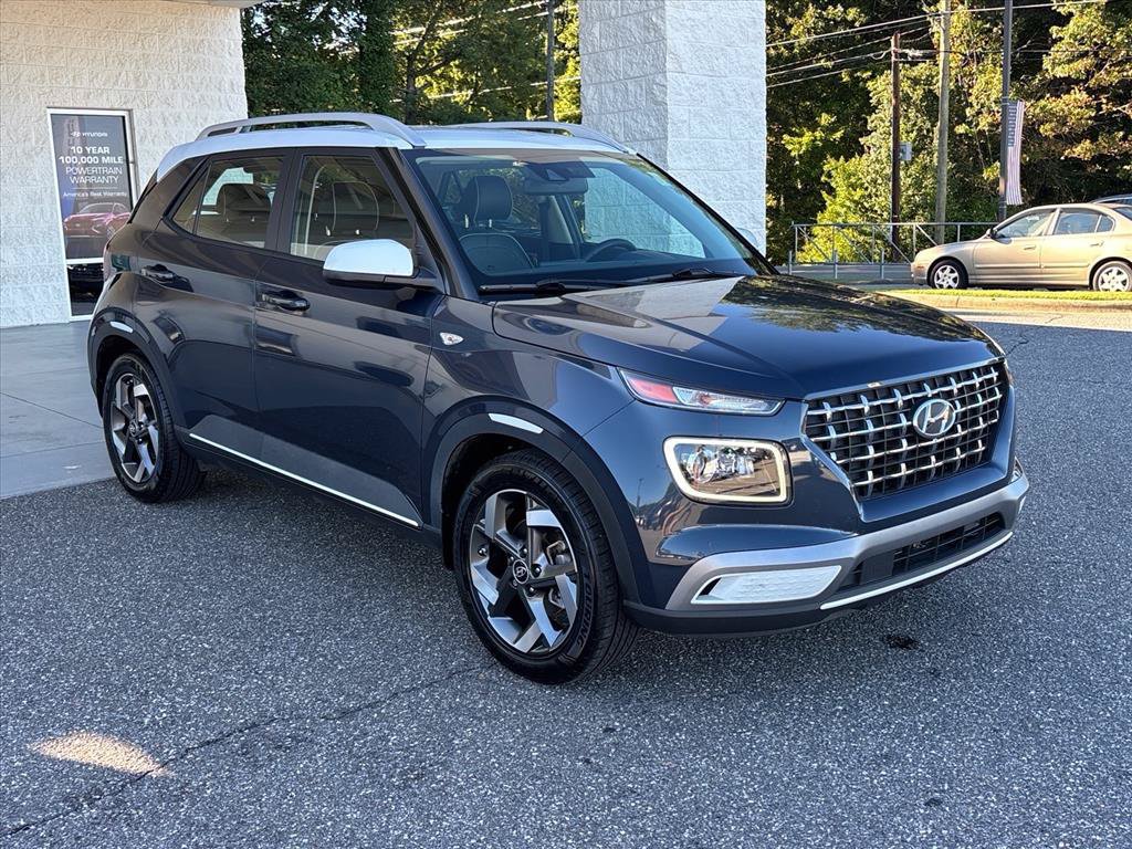 Used 2022 Hyundai Venue Limited FWD image 21