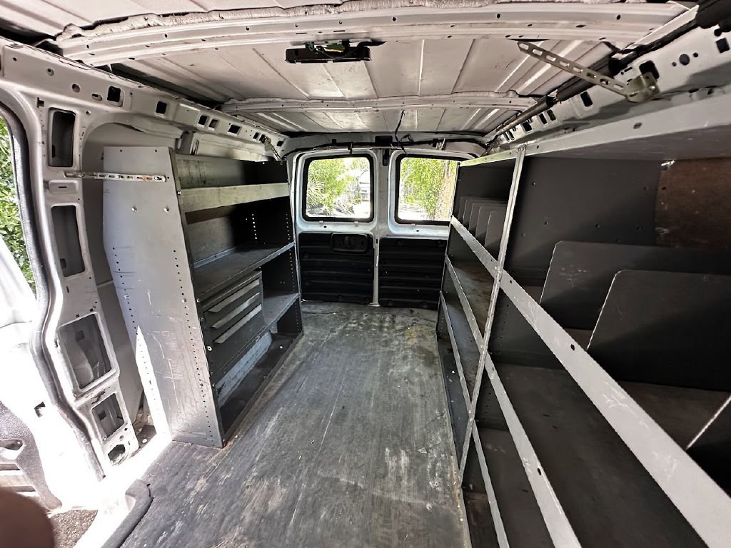 Used 2015 Chevrolet Express 2500 image 12