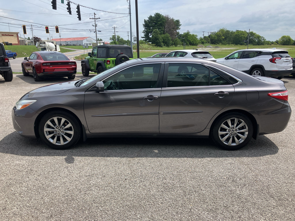 Used 2016 Toyota Camry XLE FWD image 8