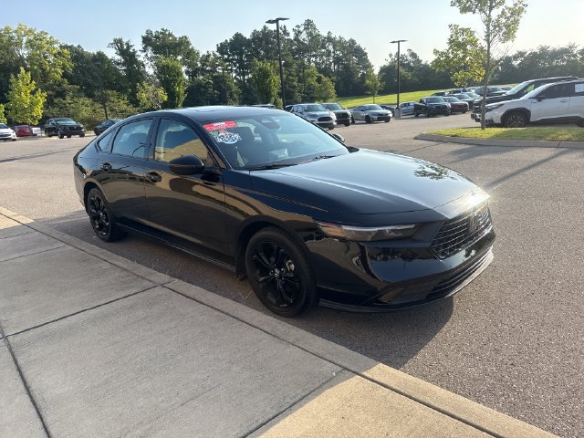 Used 2025 Honda Accord SE image 6