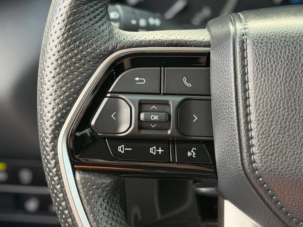 Used 2023 Toyota Tundra Limited w/ Power Package AWD/4WD image 7