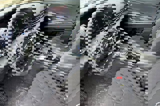 New 2025 Hyundai Elantra SEL image 7