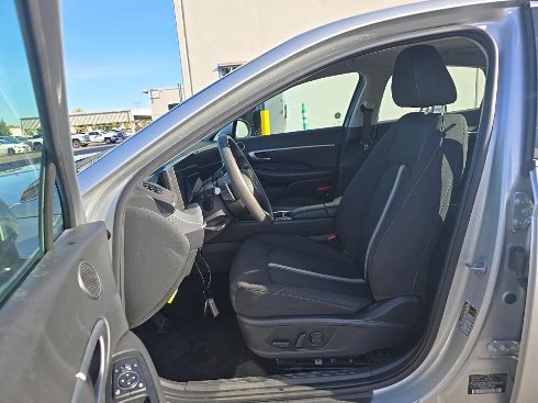 Used 2025 Hyundai Sonata SEL FWD image 2