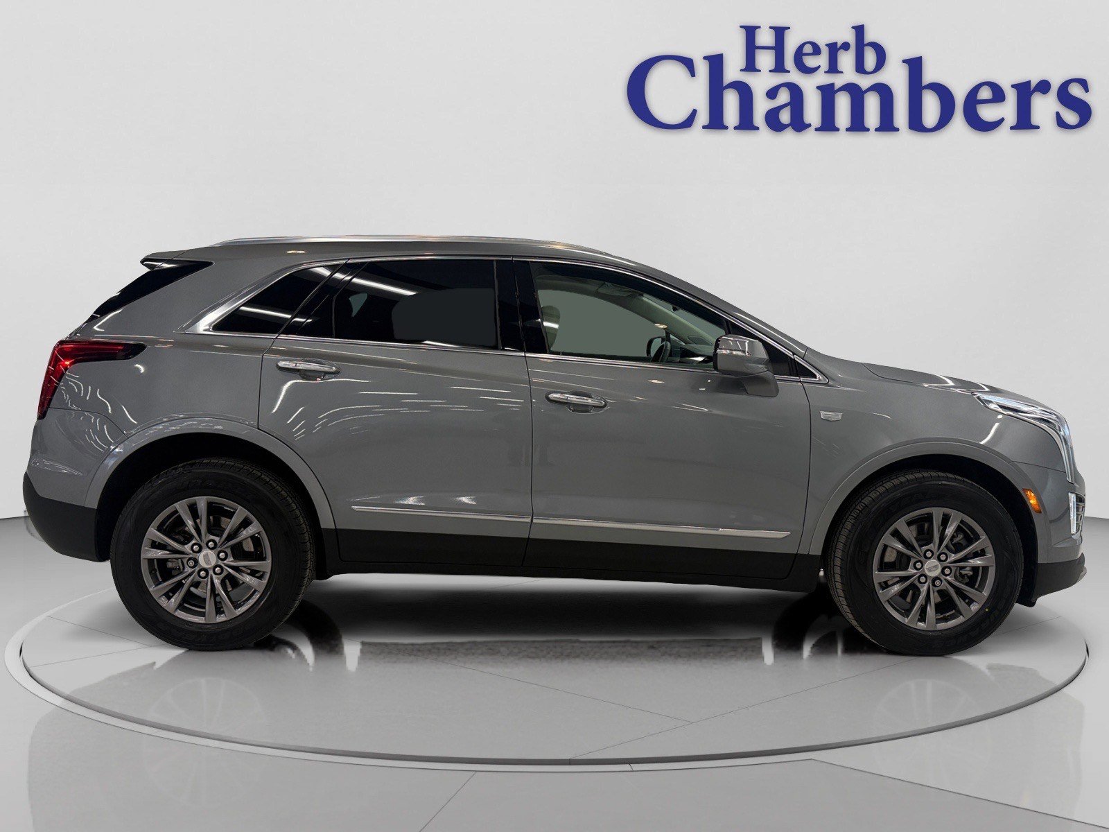 Used 2023 Cadillac XT5 Premium Luxury image 2