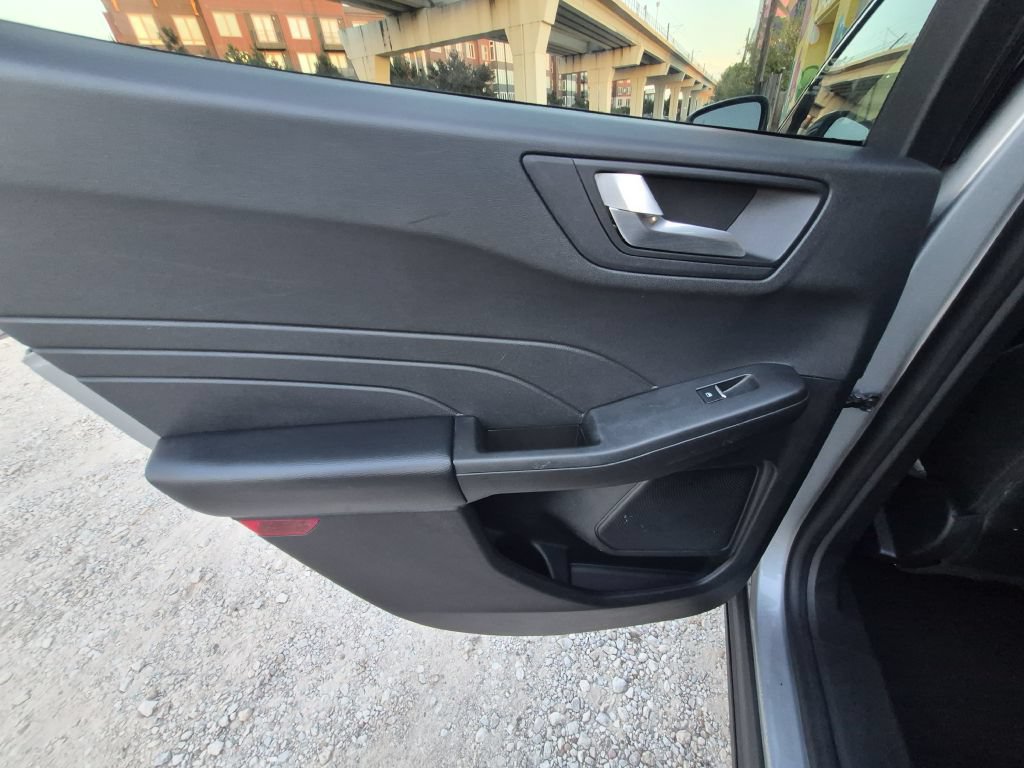 Used 2021 Ford Escape SEL AWD/4WD image 13