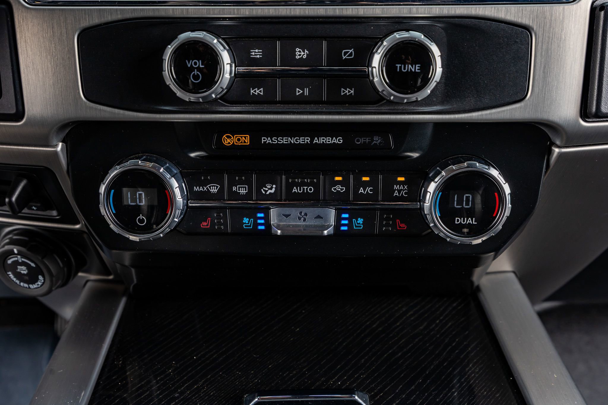 Used 2022 Ford F250 Platinum w/ FX4 Off-Road Package image 28