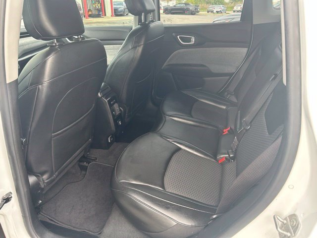 Used 2022 Jeep Compass Latitude FWD image 29