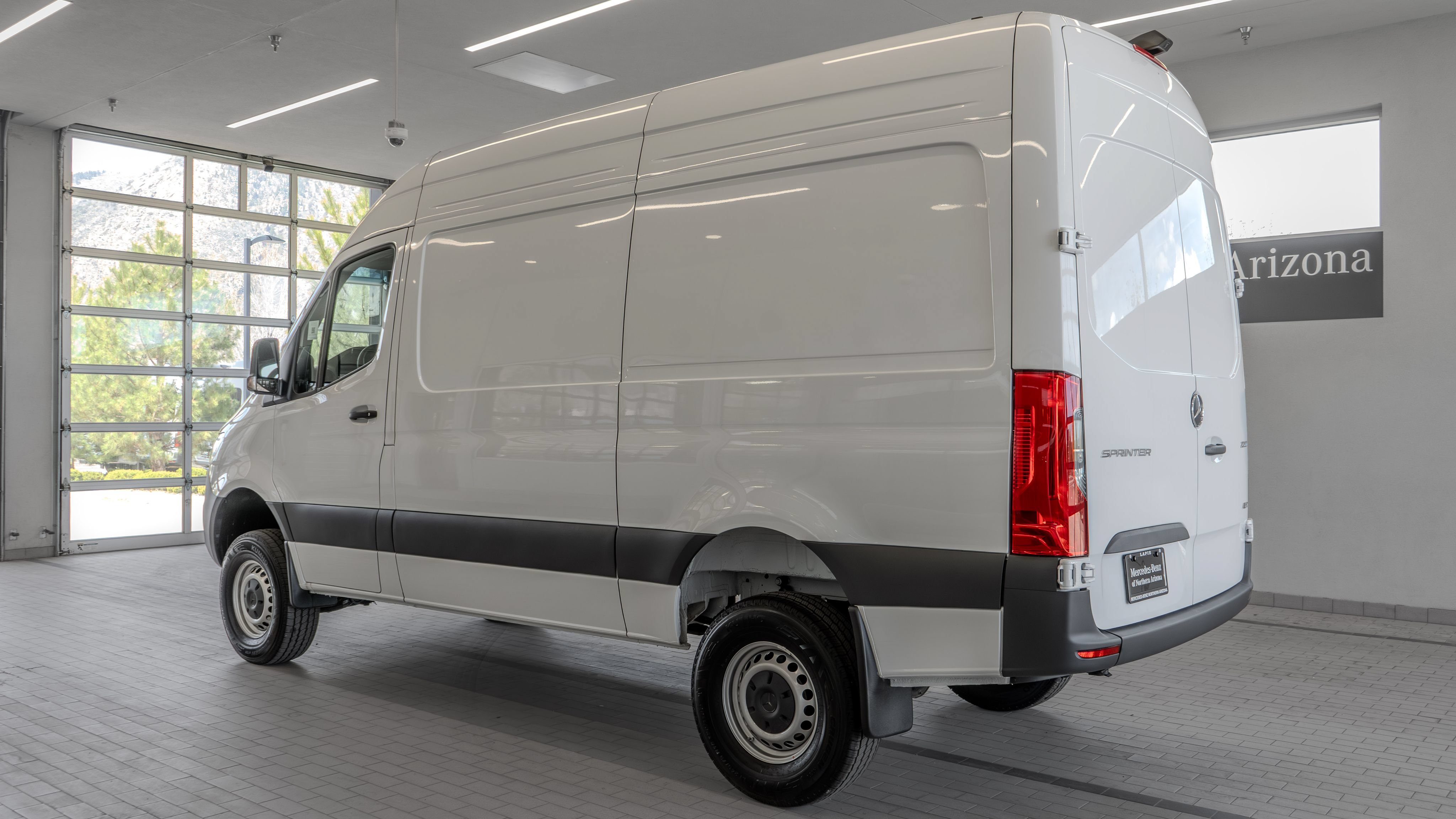 Used 2025 Mercedes-Benz Sprinter 2500 image 13