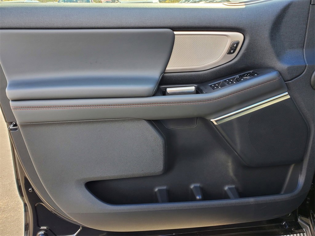 New 2025 Ford Expedition Active image 21