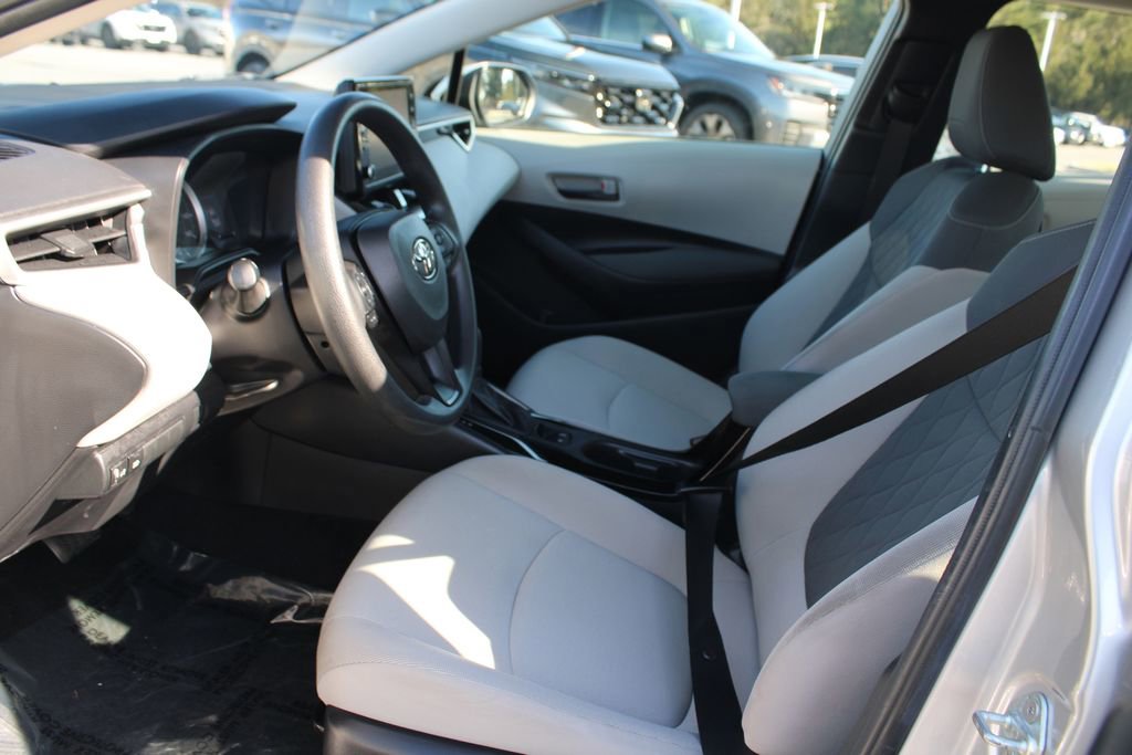 Used 2022 Toyota Corolla LE image 11