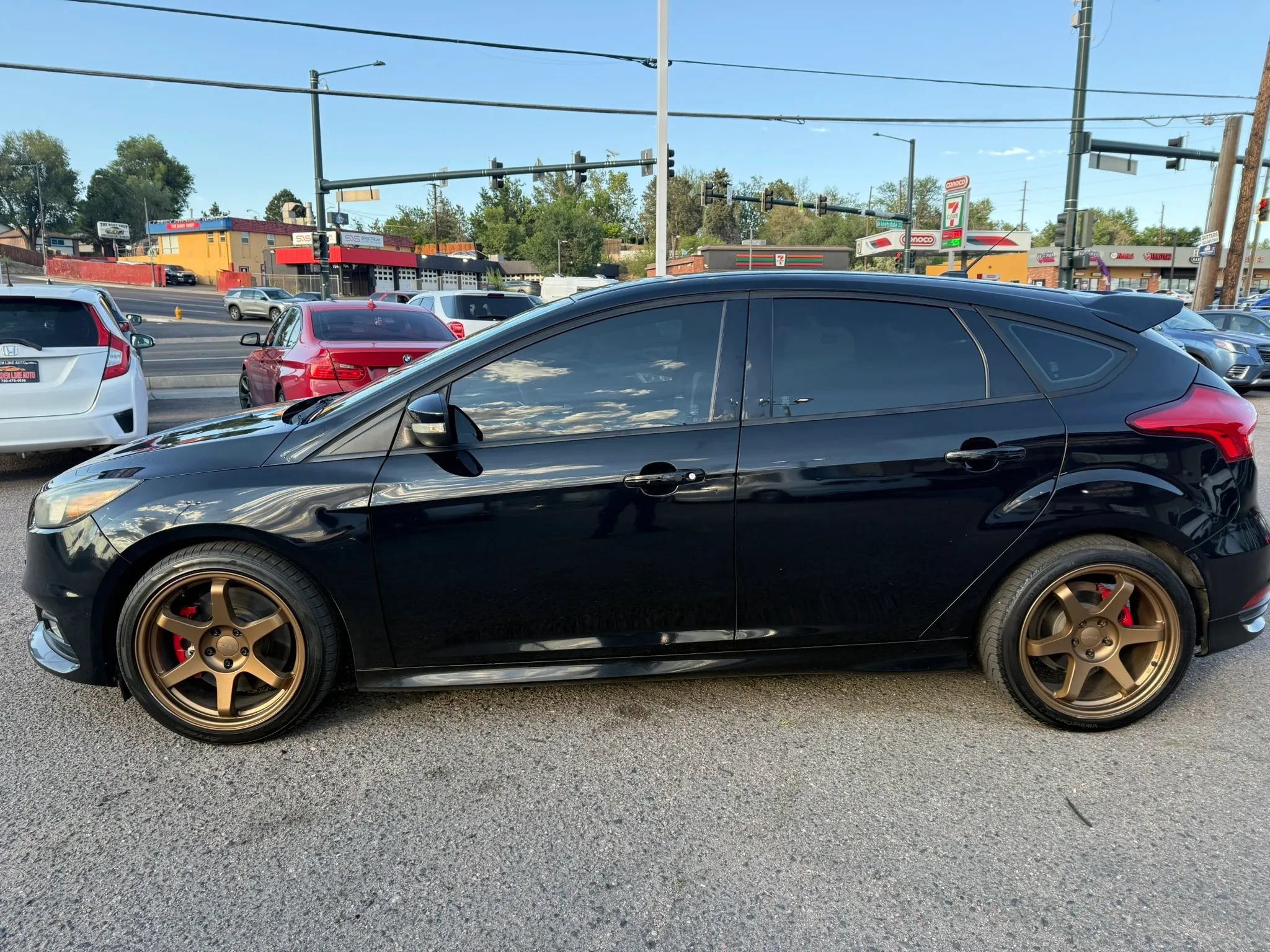 Used 2017 Ford Focus ST FWD image 5