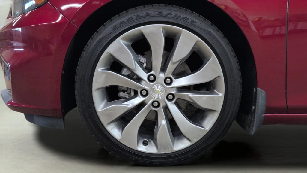 Used 2018 Chevrolet Malibu Premier w/ Premier Sun and Wheel Package FWD image 29