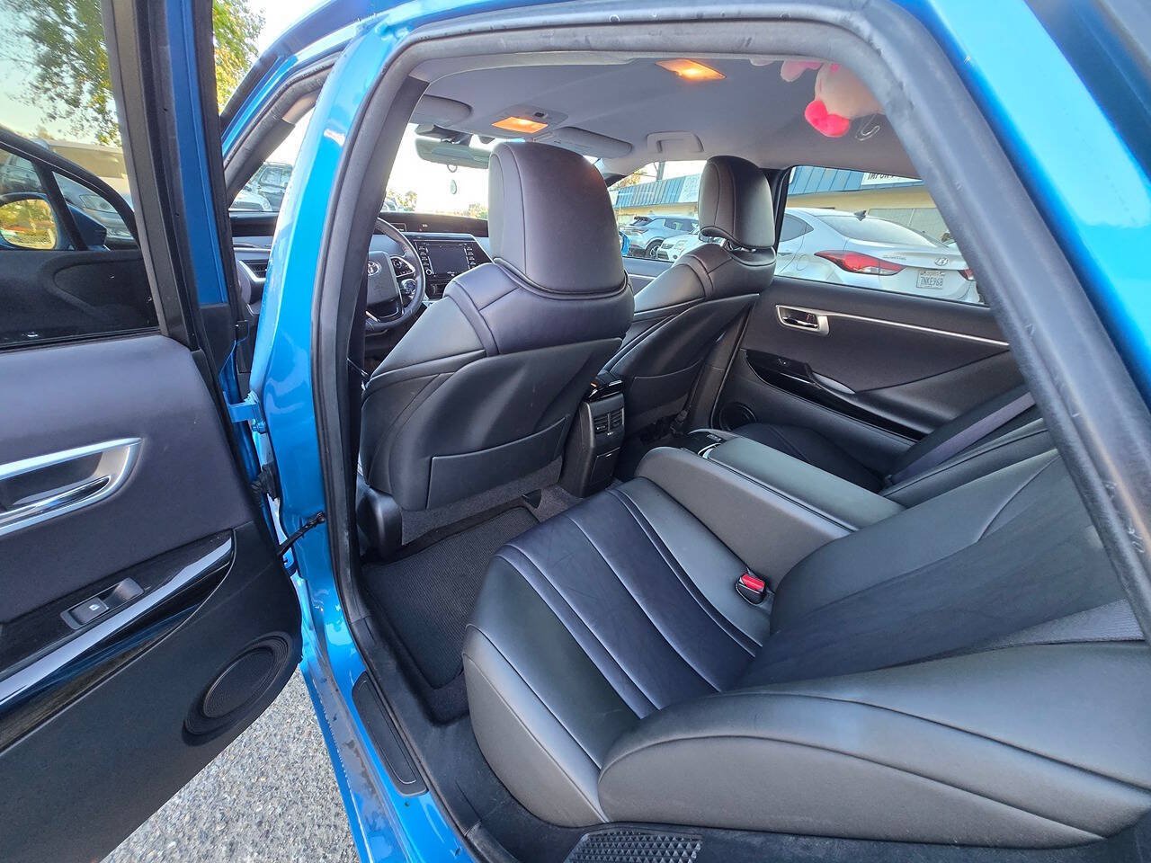 Used 2018 Toyota Mirai FWD image 24