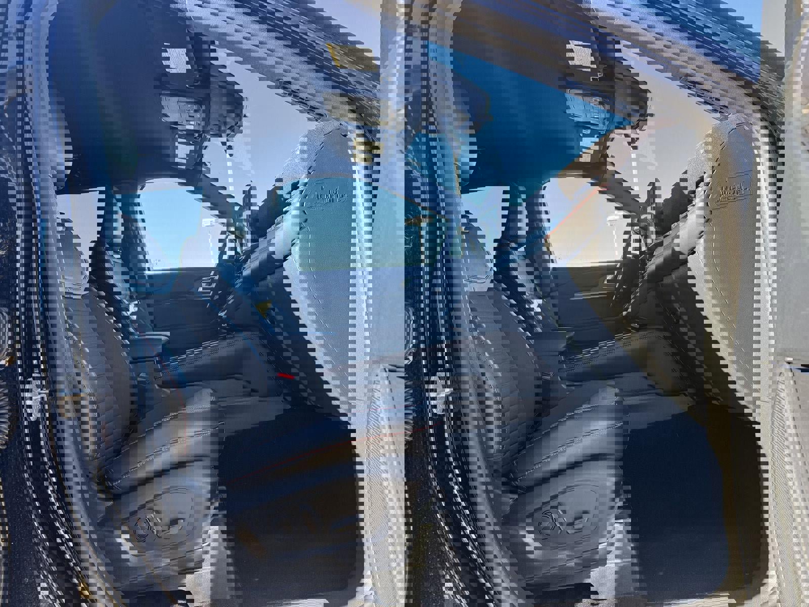 Used 2025 Ford Explorer ST-Line w/ ST-Line Street Pack image 28