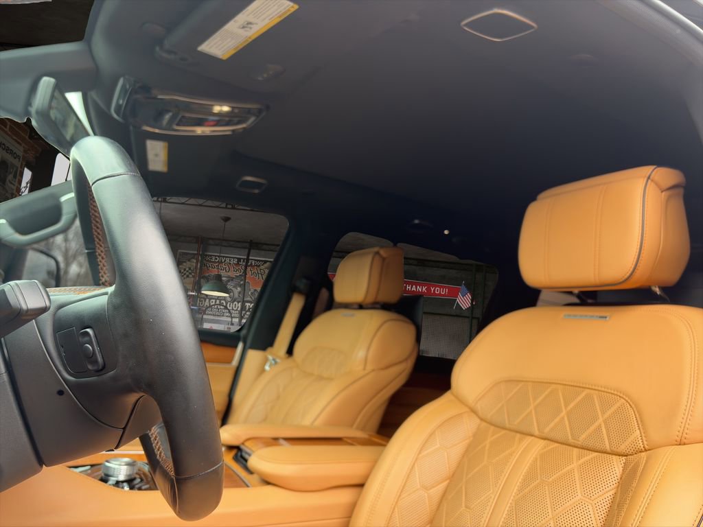 Used 2022 Jeep Grand Wagoneer Series III w/ Rear Seat Video Group 1 image 16