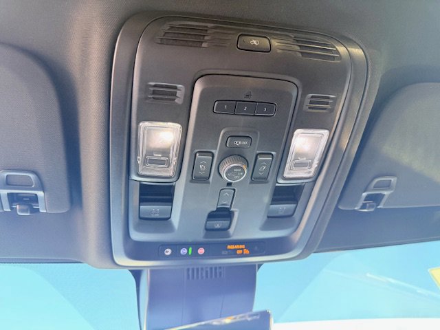 Used 2023 GMC Yukon Denali Ultimate image 14