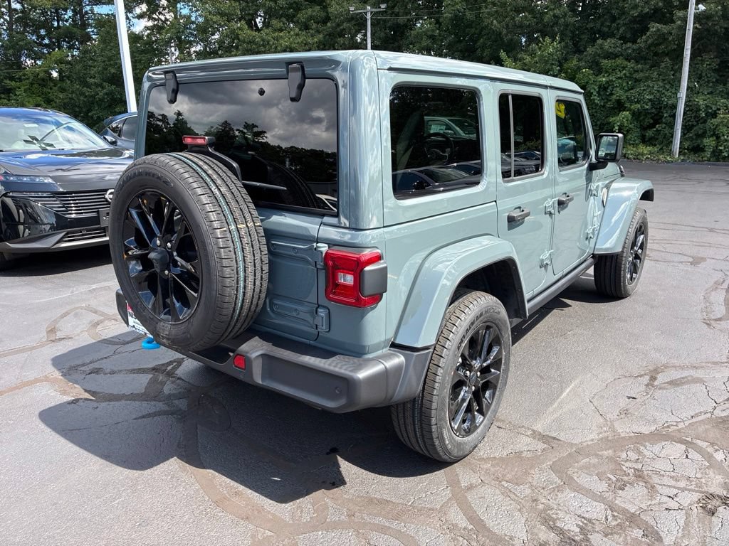 Used 2024 Jeep Wrangler Unlimited Sahara w/ Technology Group AWD/4WD image 7
