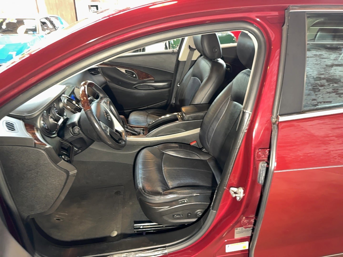 Used 2011 Buick LaCrosse CXS FWD image 12