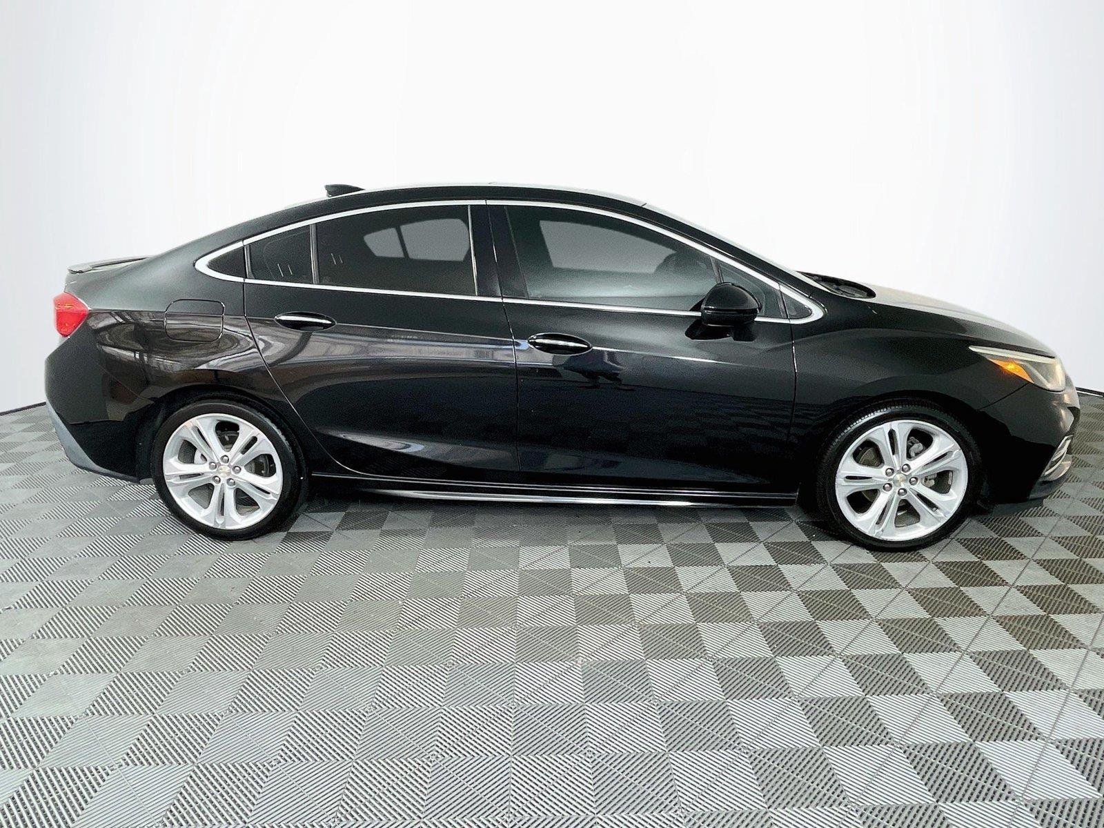Used 2016 Chevrolet Cruze Premier FWD image 10