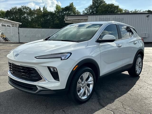 Certified 2024 Buick Encore GX Preferred w/ Comfort Package FWD image 5