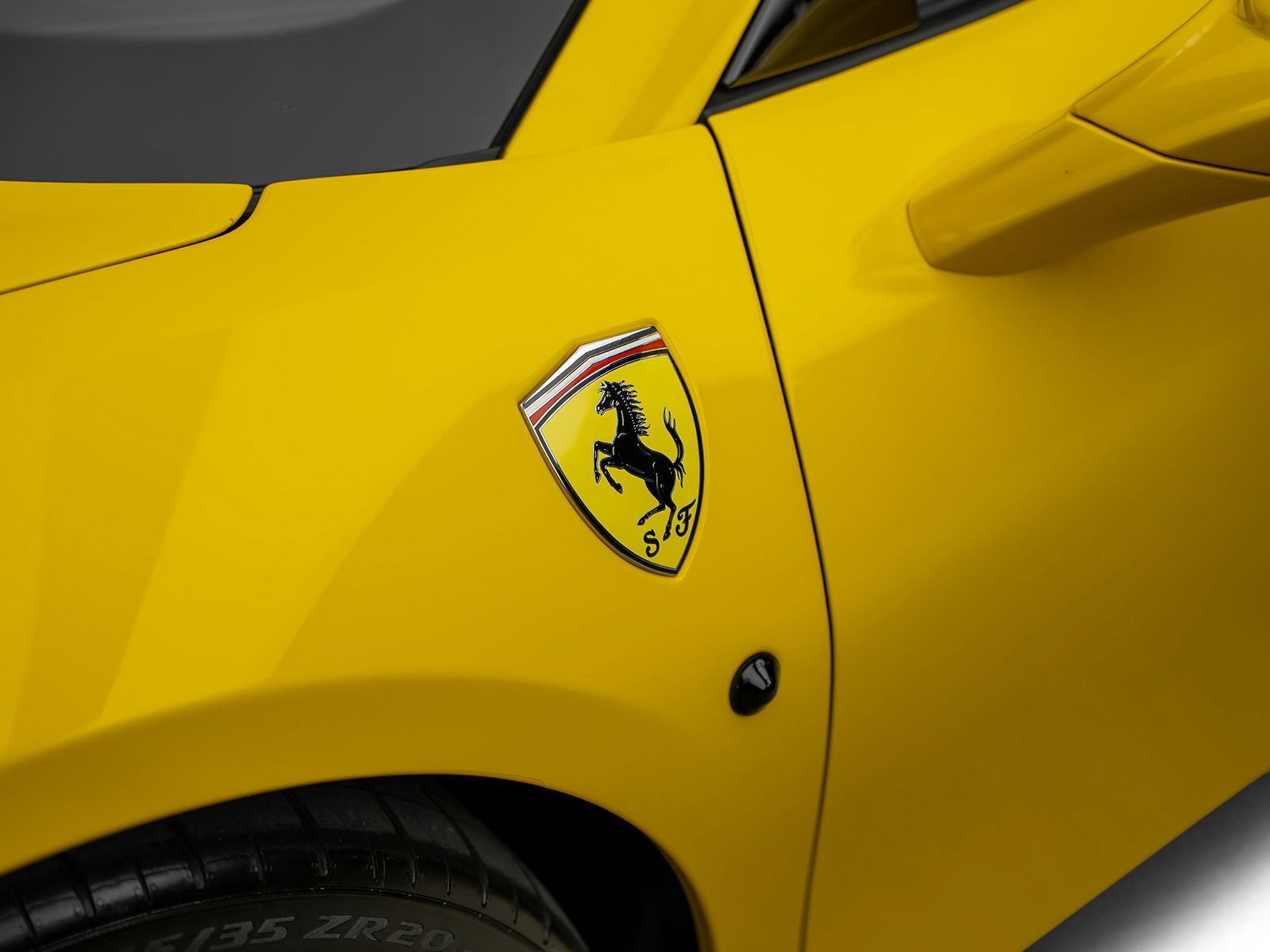 Used 2017 Ferrari 488 Spider RWD image 25