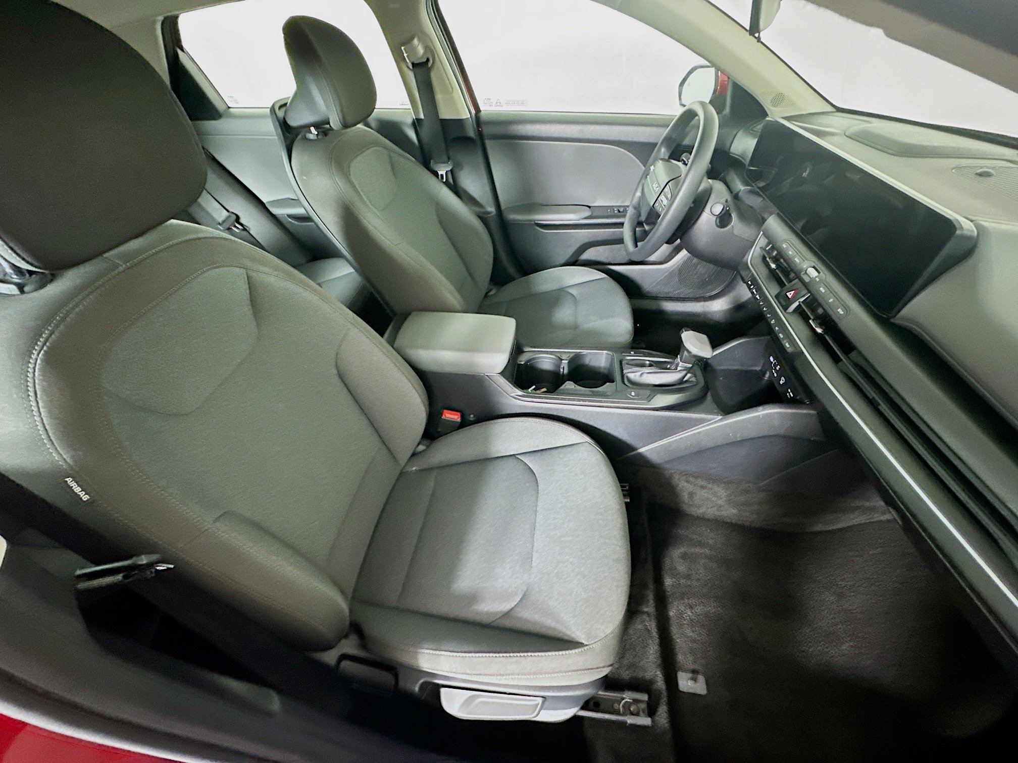 Used 2025 Kia K4 LXS image 31