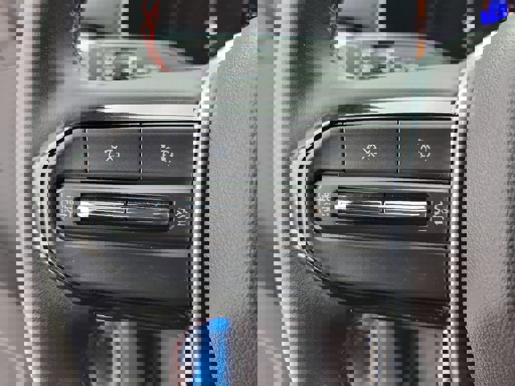 Used 2023 Chevrolet Colorado Z71 w/ Z71 Convenience Package 2 image 24