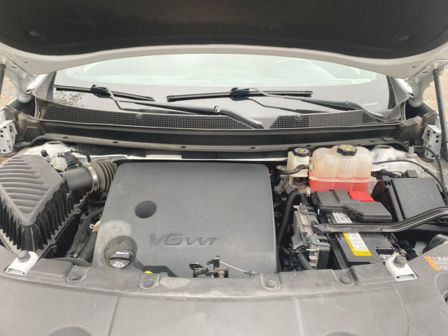 Used 2023 Chevrolet Traverse LT FWD image 28