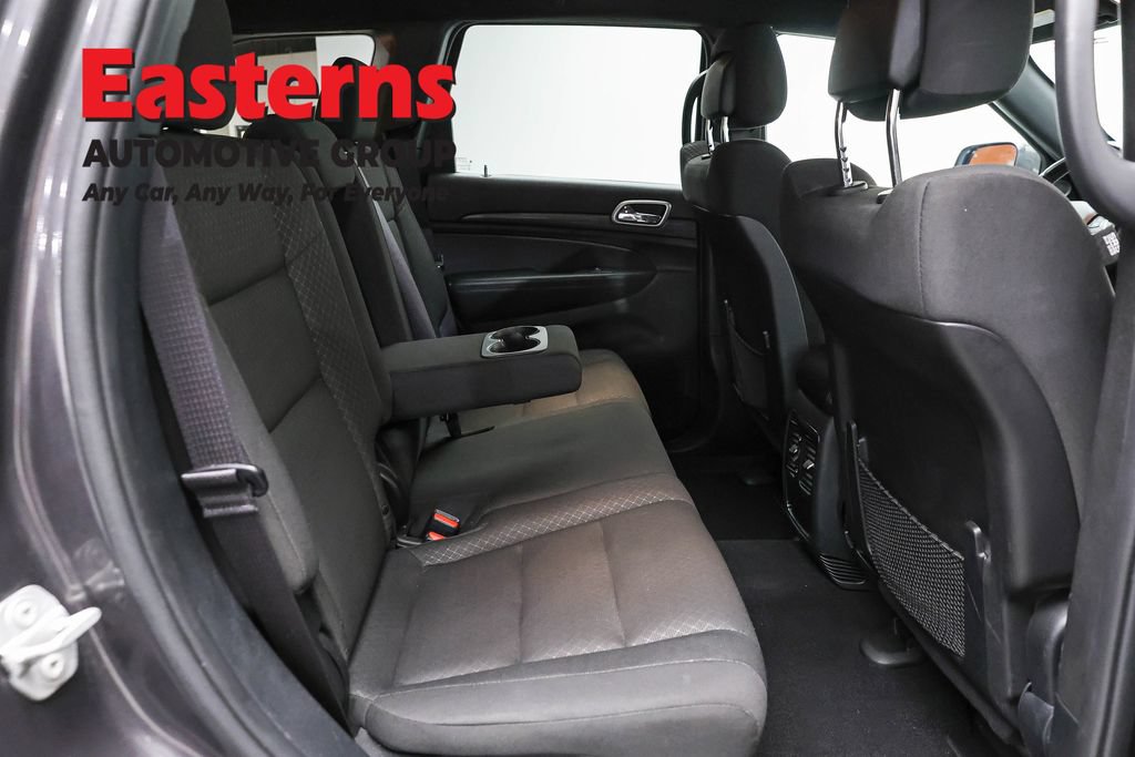Used 2020 Jeep Grand Cherokee Laredo AWD/4WD image 22