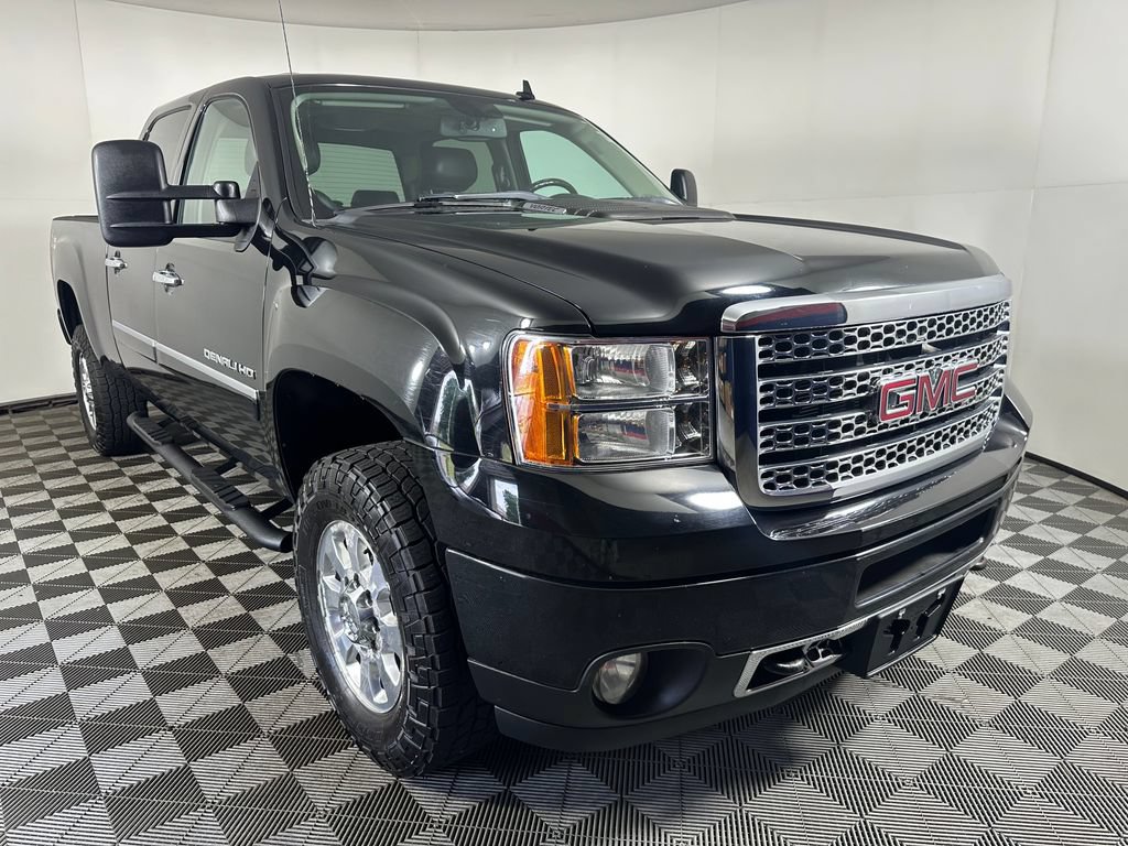 Used 2013 GMC Sierra 2500 Denali w/ Suspension Package, Off-Road AWD/4WD image 7