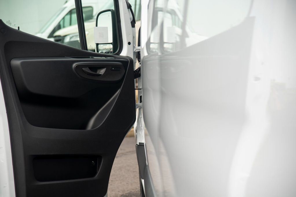 Used 2025 Mercedes-Benz Sprinter 2500 image 22