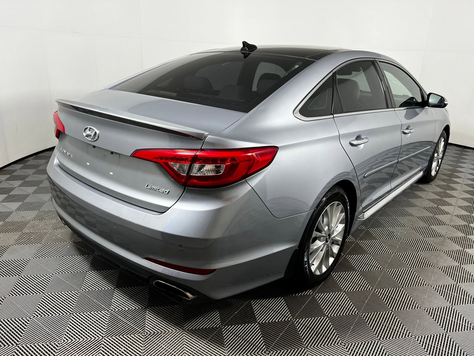 Used 2015 Hyundai Sonata Limited w/ Option Group 06 image 5