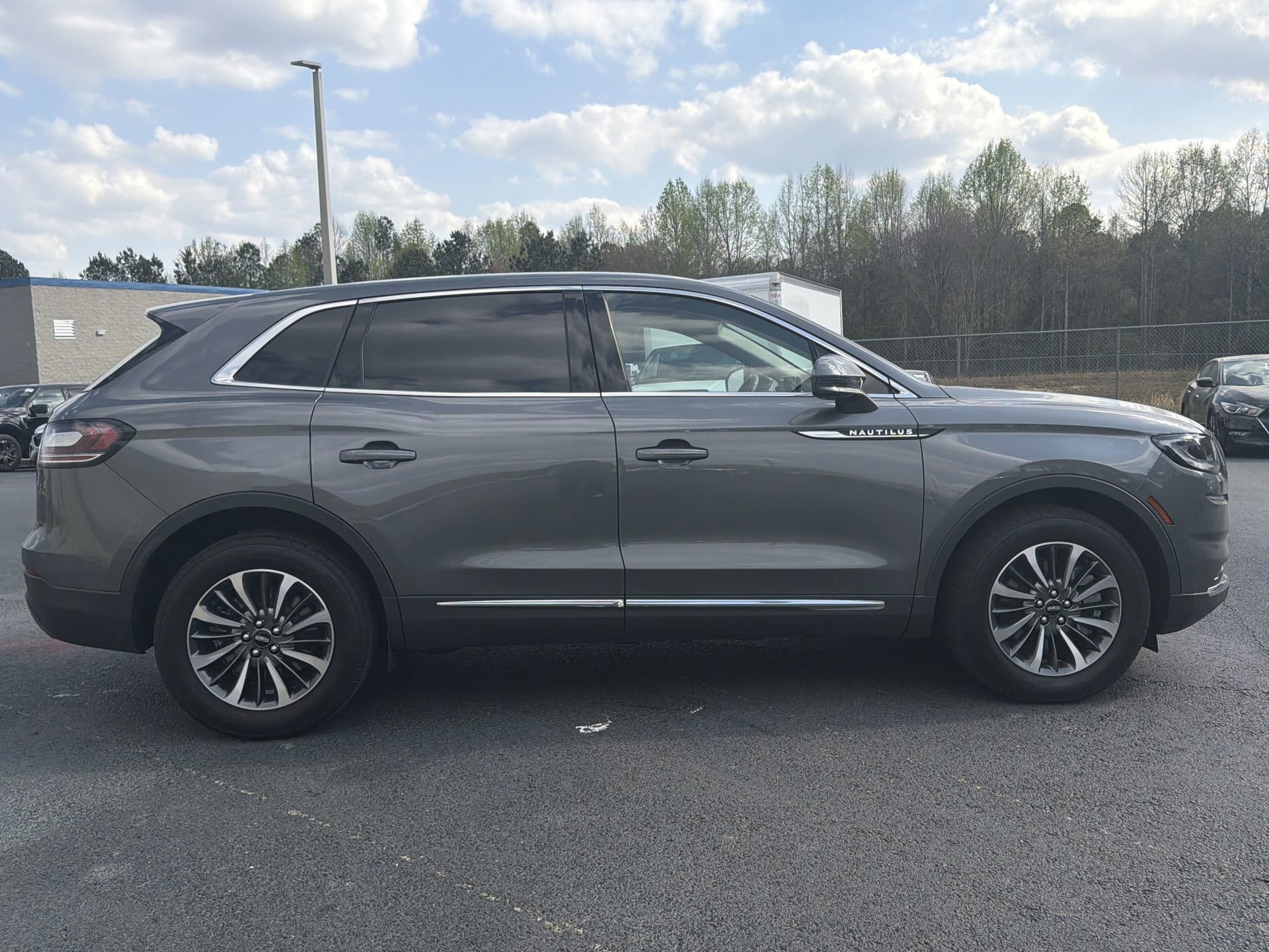 Used 2023 Lincoln Nautilus AWD w/ Premium Package image 6