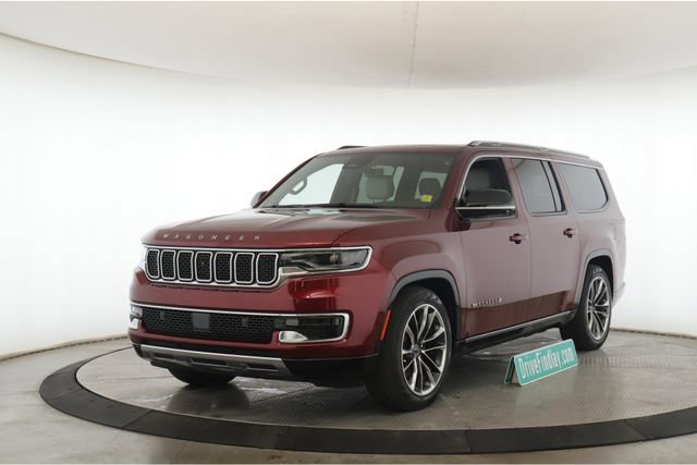 Used 2025 Jeep Wagoneer L Series III w/ Premium Group I image 10