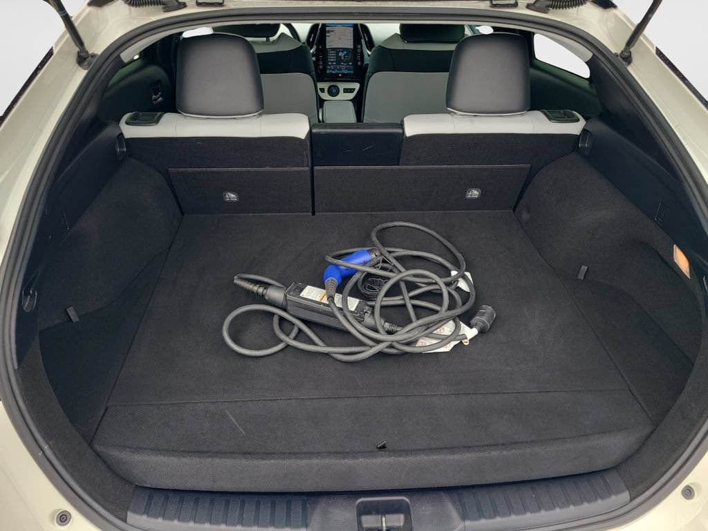 Used 2018 Toyota Prius Prime Advanced FWD image 8
