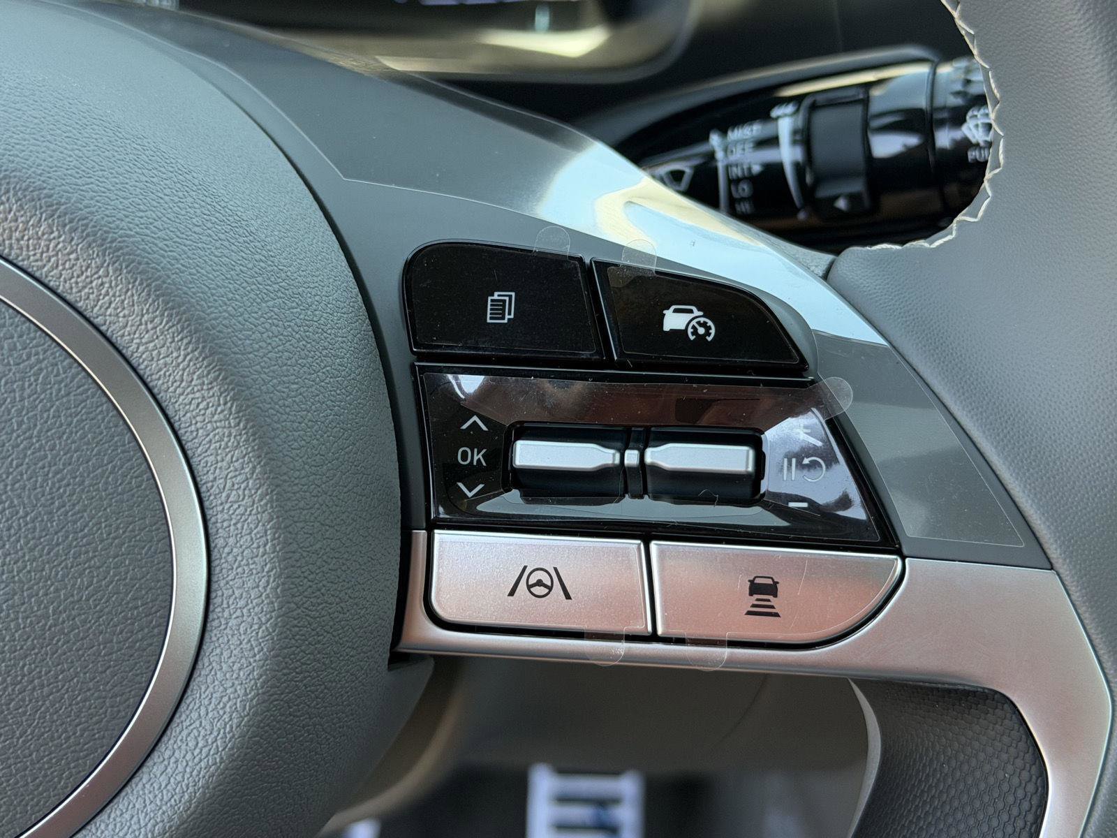 New 2026 Hyundai Elantra SEL Sport FWD image 17