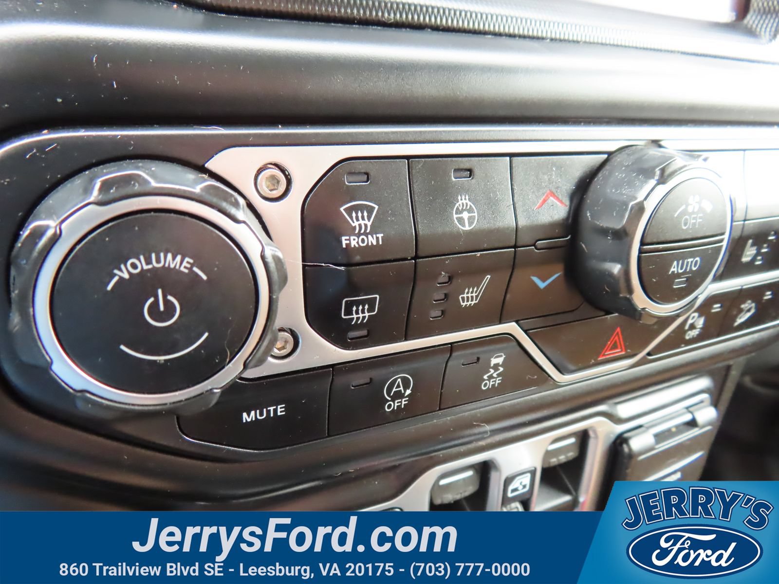 Used 2020 Jeep Wrangler Unlimited Sahara AWD/4WD image 26