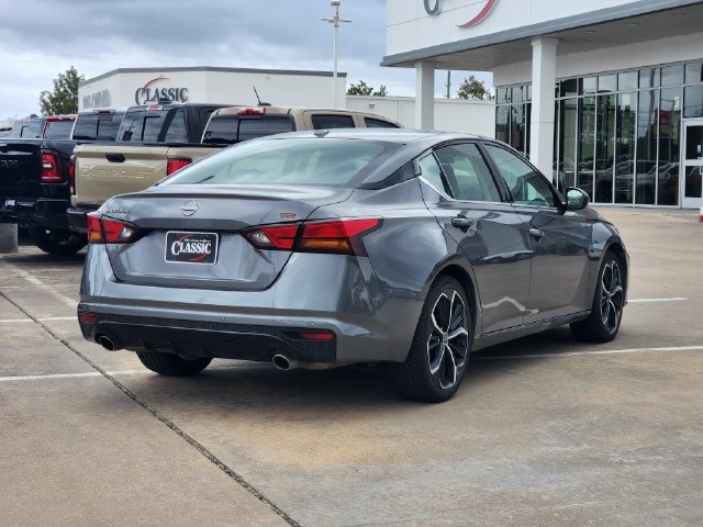 Used 2025 Nissan Altima 2.5 SR FWD image 7
