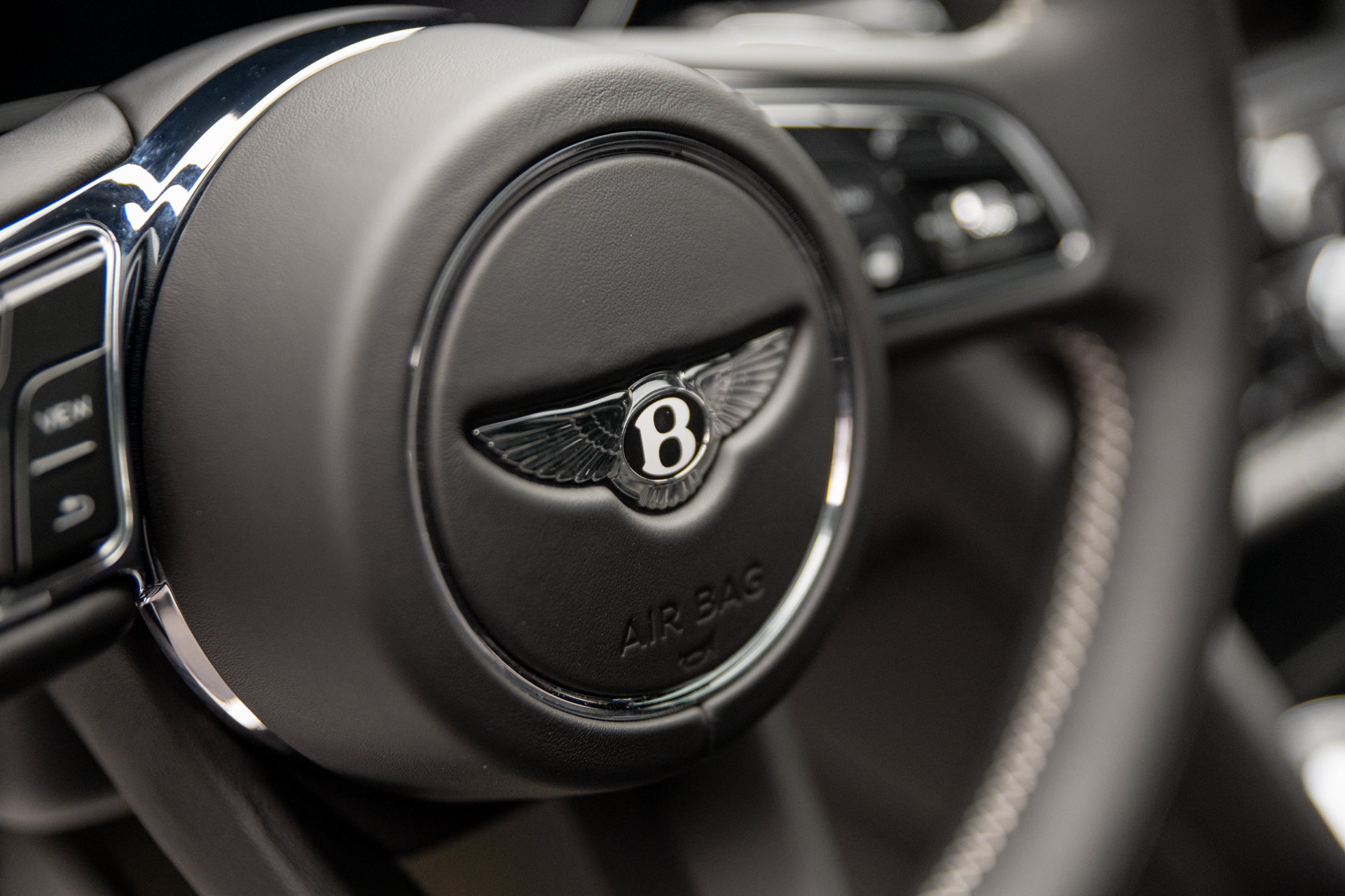 Certified 2022 Bentley Bentayga AWD/4WD image 20