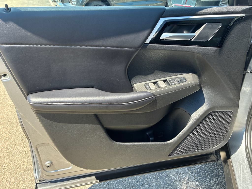Used 2023 Mitsubishi Outlander SE AWD/4WD image 13