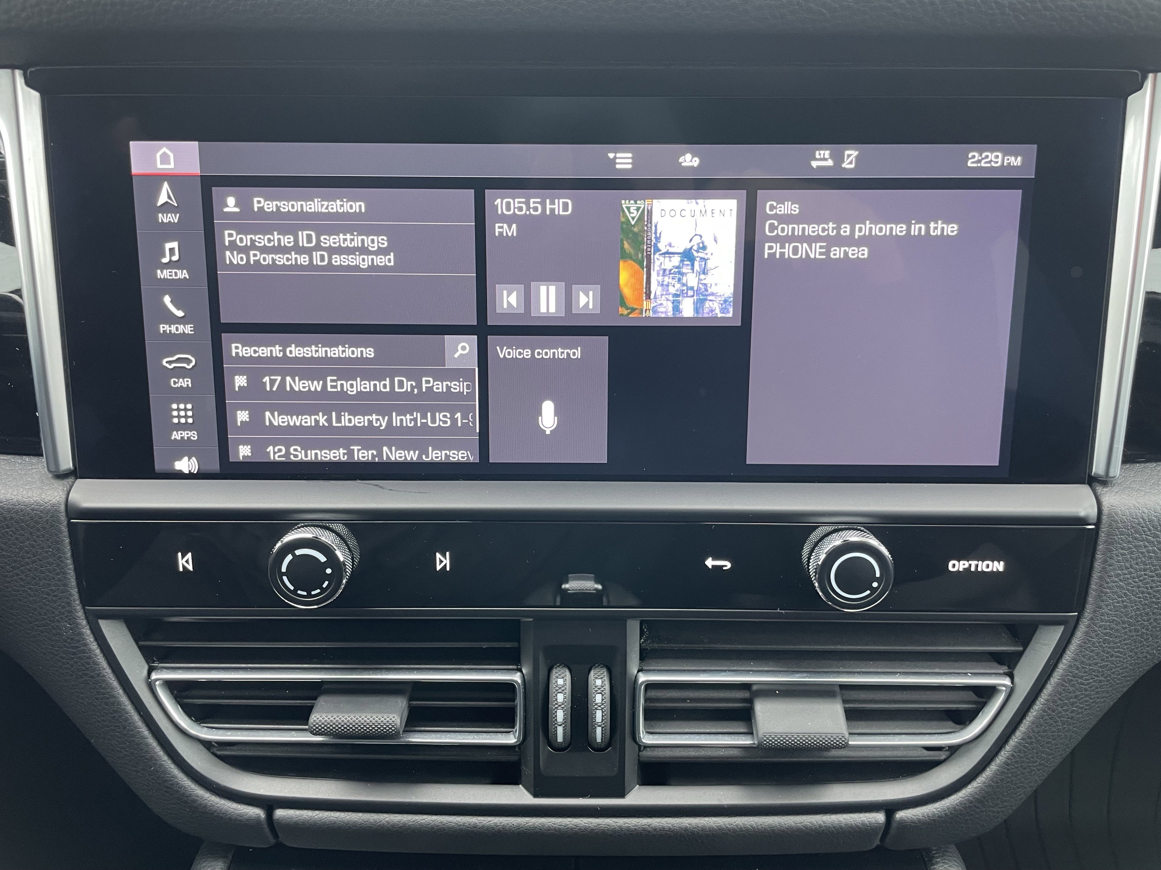 Used 2022 Porsche Macan image 19