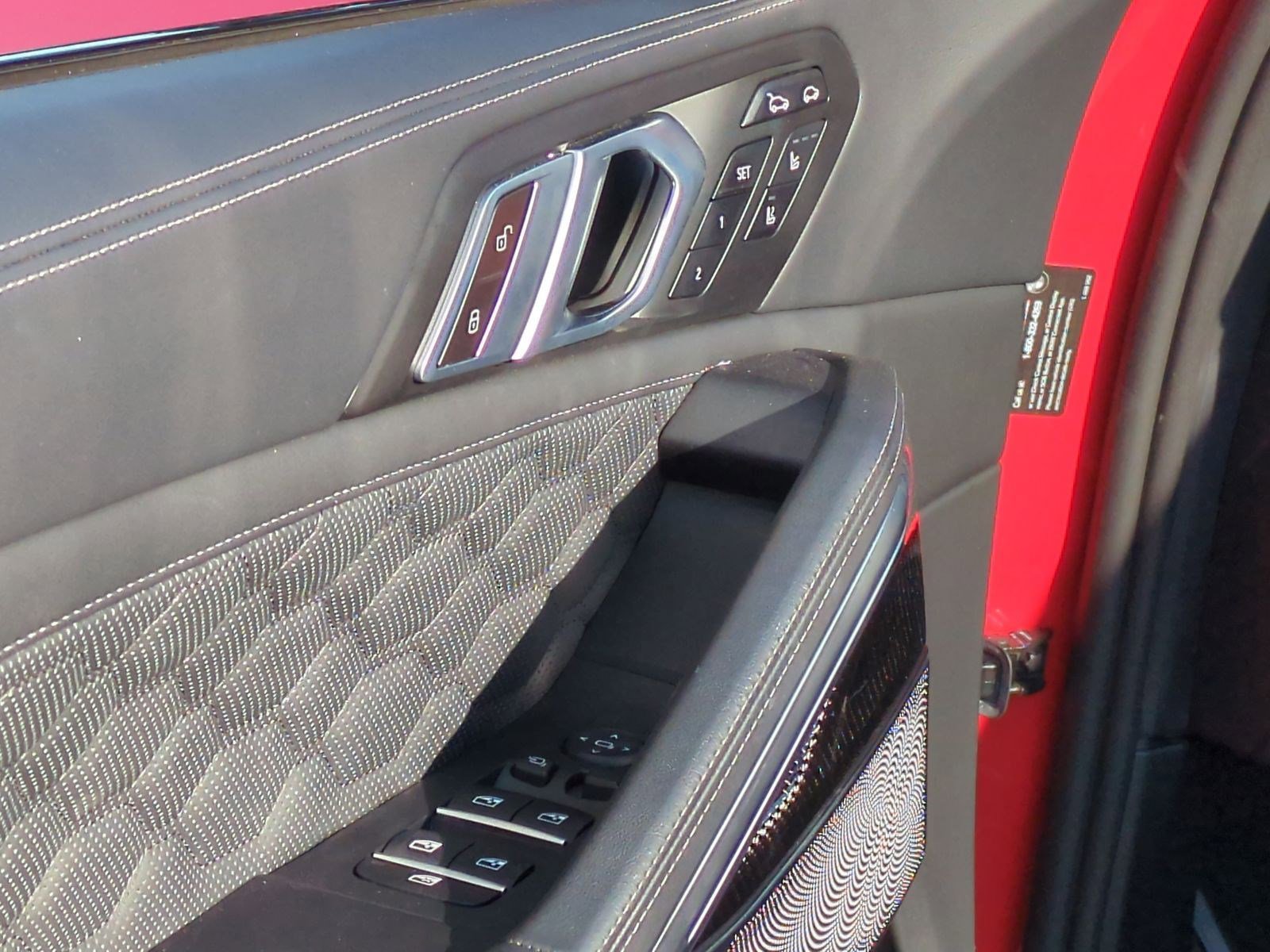 Used 2025 BMW X6 M Competition w/ Executive Package image 15