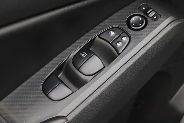 Used 2024 Nissan Altima 2.5 SV image 15