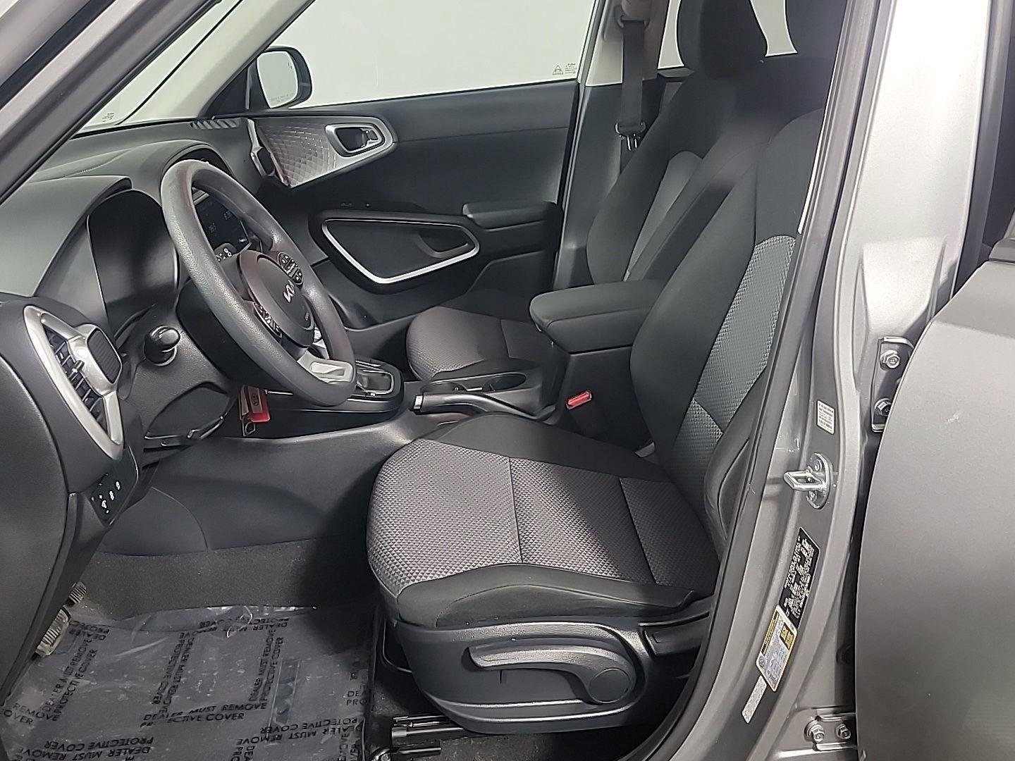 Used 2023 Kia Soul LX w/ LX Technology Package image 19