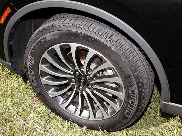 Used 2024 Lincoln Aviator Reserve AWD/4WD image 25